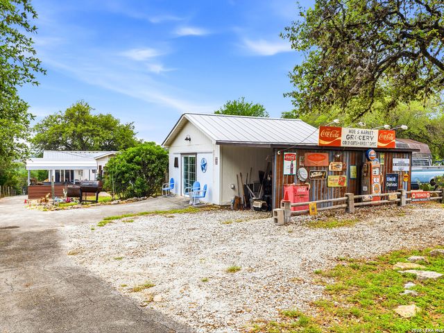 1397 CANYON LAKE DR, Canyon Lake, TX 78133