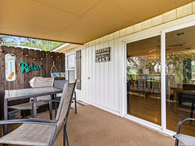 1397 CANYON LAKE DR, Canyon Lake, TX 78133