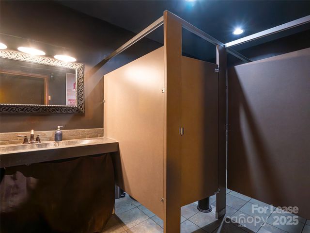 24 Wall Street, Asheville, NC 28801