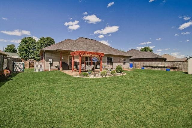 113 Skinner Street, Centerton, AR 72719