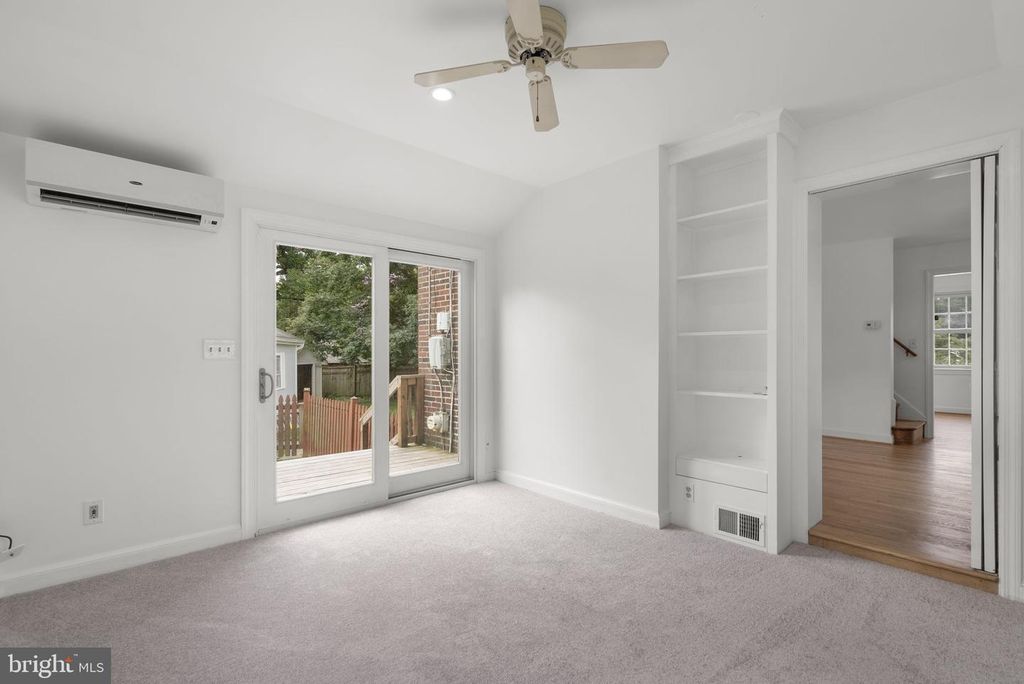 Image 10 of property listing at 10511 LORAIN AVE, Silver Spring, MD 20901