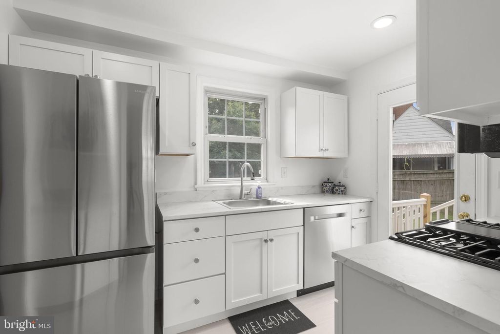Image 17 of property listing at 10511 LORAIN AVE, Silver Spring, MD 20901