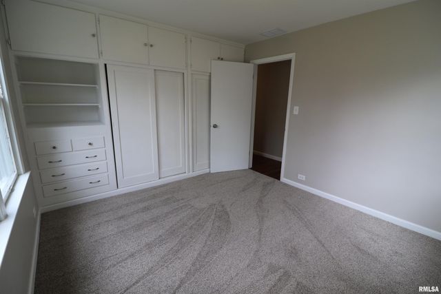 301 E MELBOURNE Avenue, Peoria, IL 61603