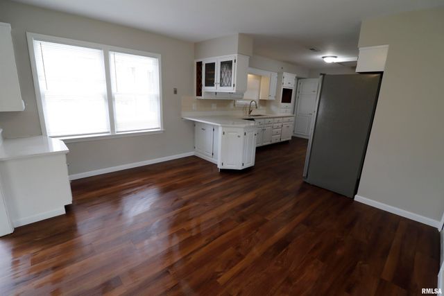 301 E MELBOURNE Avenue, Peoria, IL 61603