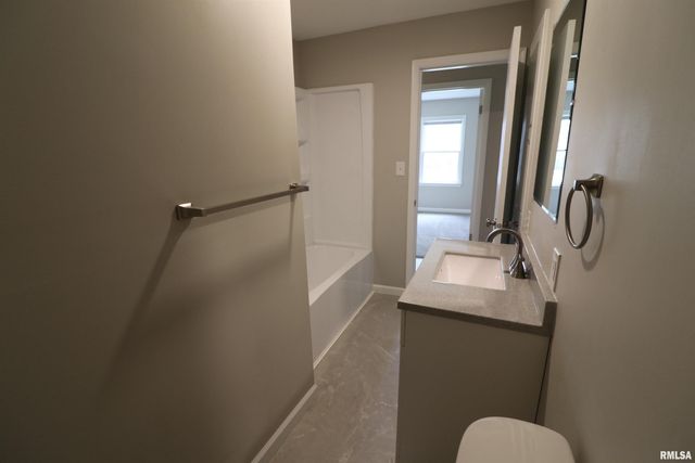 301 E MELBOURNE Avenue, Peoria, IL 61603