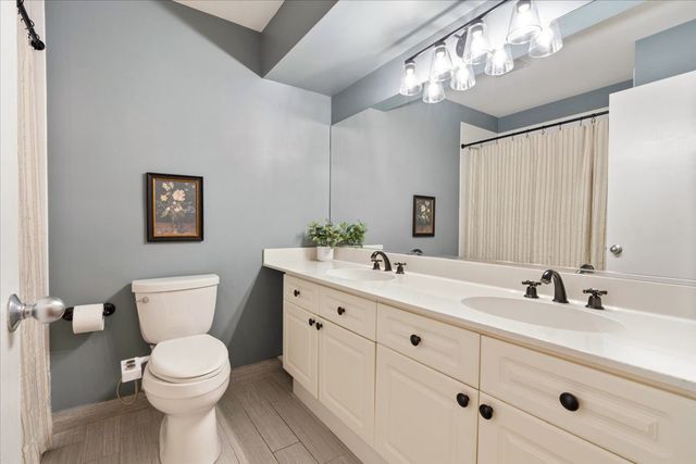 1801 W Diversey Parkway 23, Chicago, IL 60614