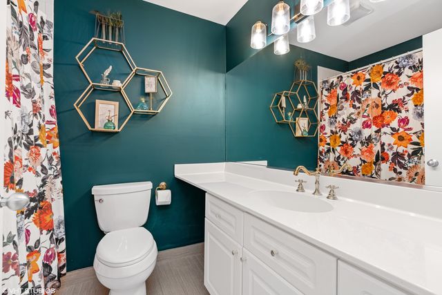 1801 W Diversey Parkway 23, Chicago, IL 60614