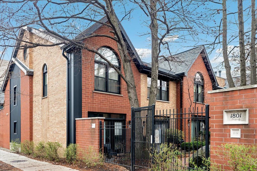 1801 W Diversey Parkway 23, Chicago, IL 60614
