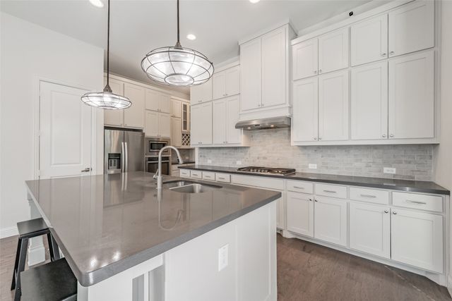 8075 Sunflower Lane, Dallas, TX 75252