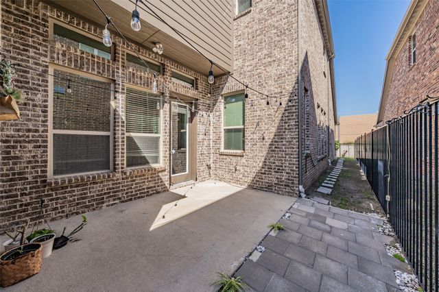 8075 Sunflower Lane, Dallas, TX 75252