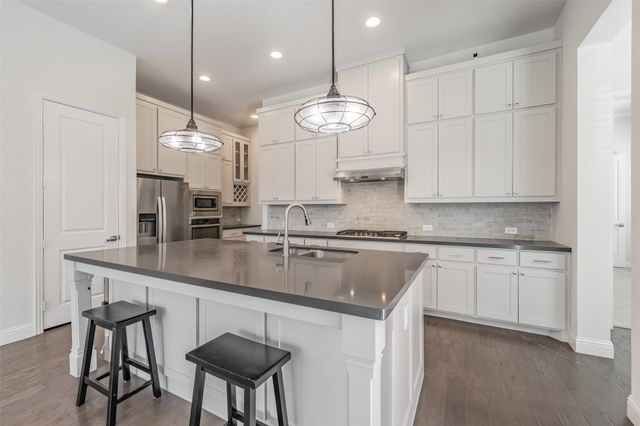 8075 Sunflower Lane, Dallas, TX 75252