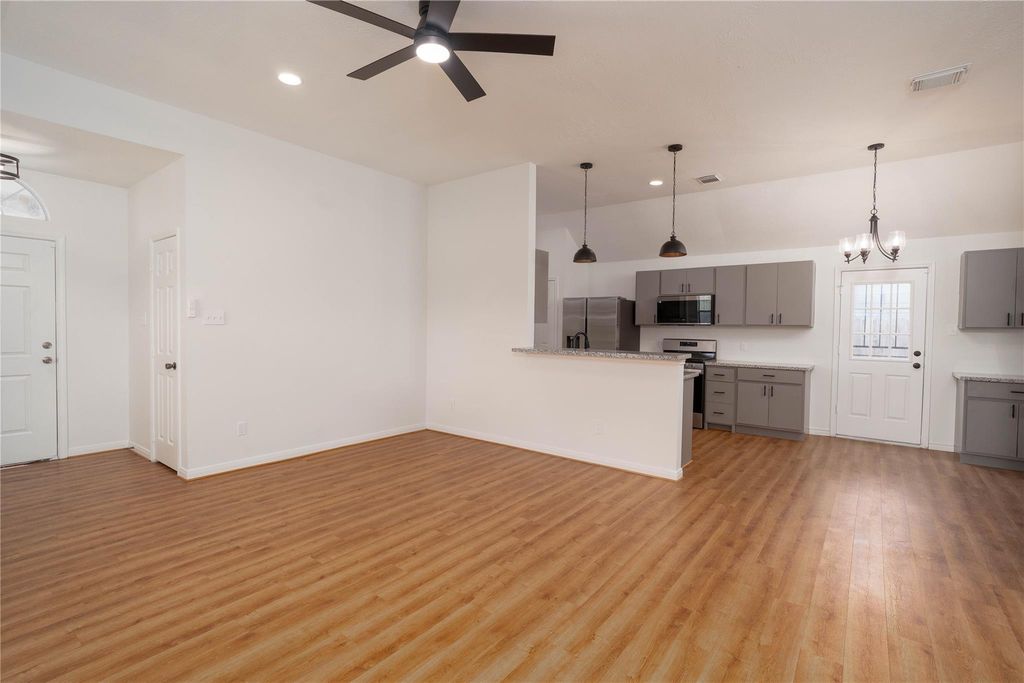 7804 Gladstone Street, Houston, TX 77051