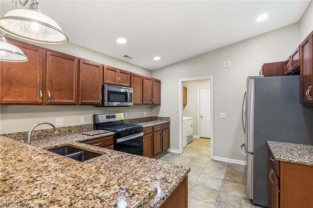 3038 Mahogany Run Circle NW, North Canton, OH 44720