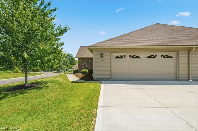 3038 Mahogany Run Circle NW, North Canton, OH 44720