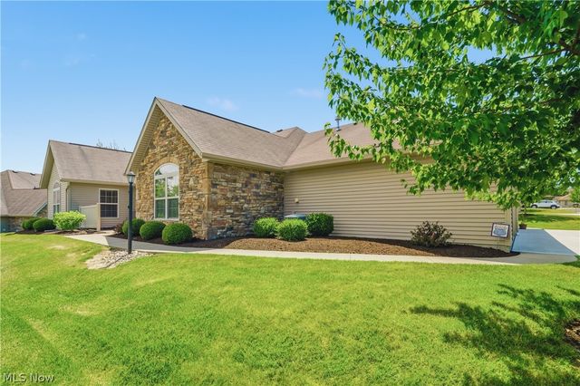 3038 Mahogany Run Circle NW, North Canton, OH 44720