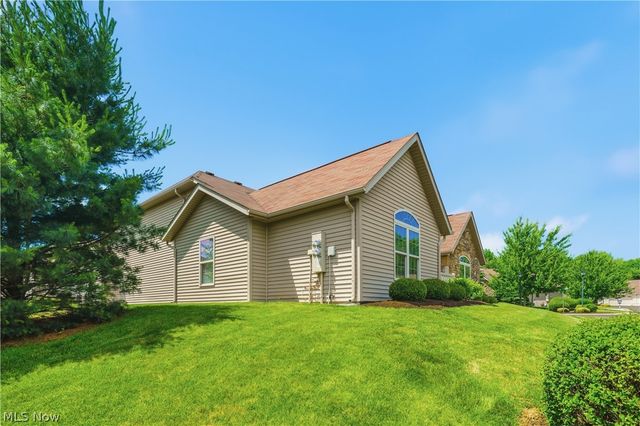3038 Mahogany Run Circle NW, North Canton, OH 44720
