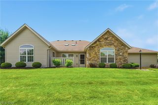 3038 Mahogany Run Circle NW, North Canton, OH 44720