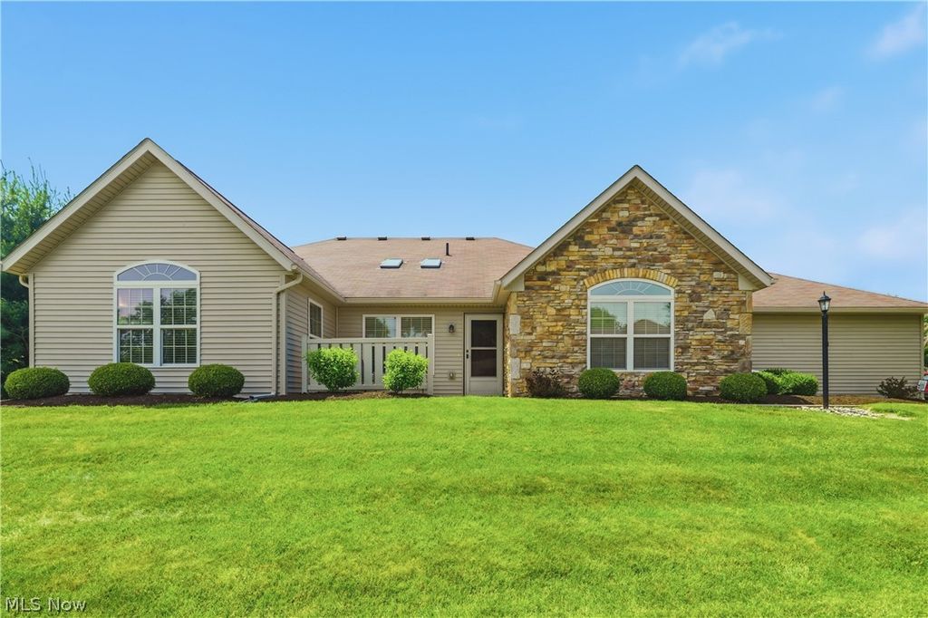 3038 Mahogany Run Circle NW, North Canton, OH 44720