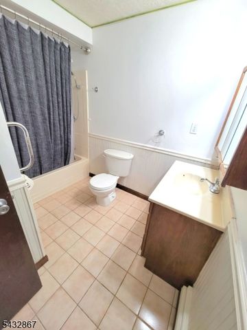 35 Butler St, Franklin Boro, NJ 07416