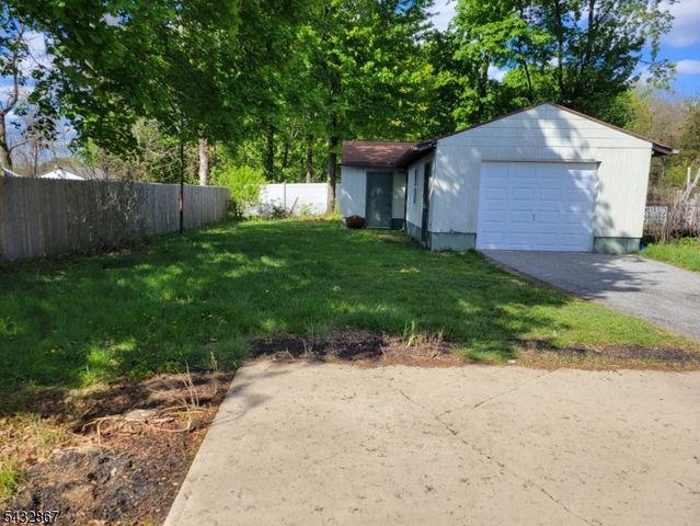 35 Butler St, Franklin Boro, NJ 07416