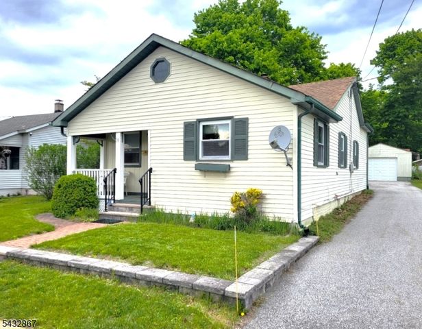 35 Butler St, Franklin Boro, NJ 07416
