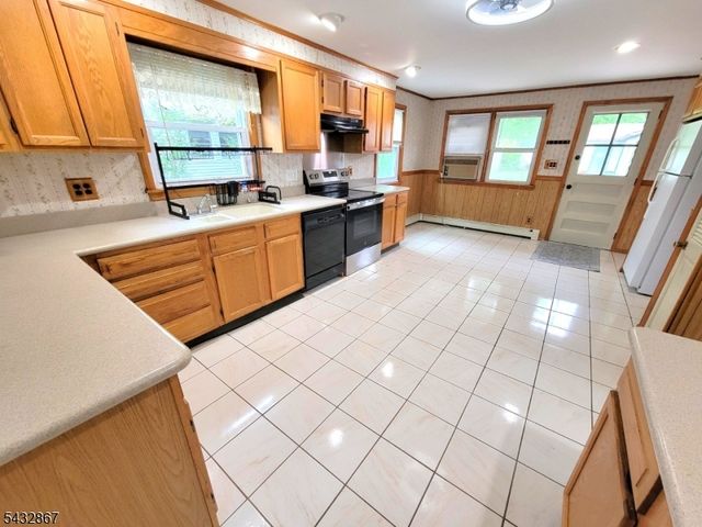 35 Butler St, Franklin Boro, NJ 07416