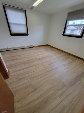 35 Butler St, Franklin Boro, NJ 07416