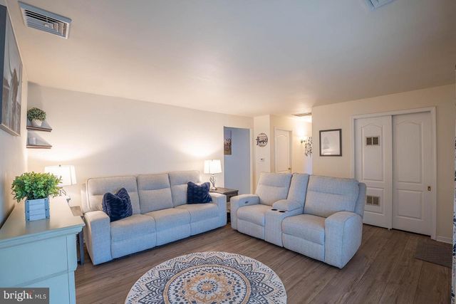 205 YORKSHIRE RD, Fairless Hills, PA 19030