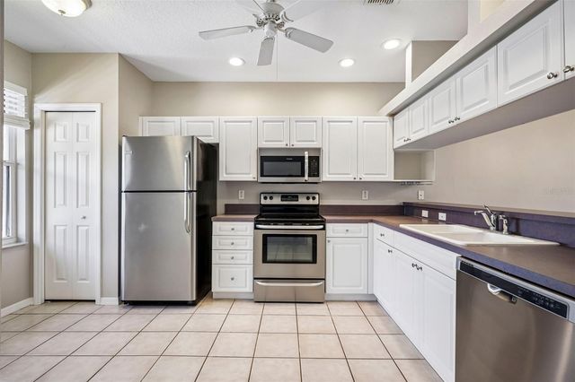 1400 WATER VIEW DRIVE W 202, Largo, FL 33771