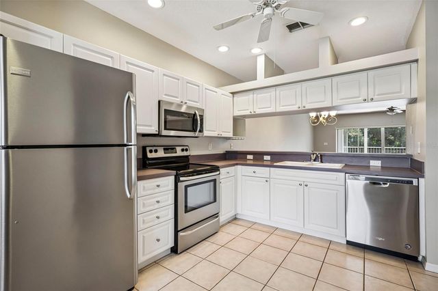 1400 WATER VIEW DRIVE W 202, Largo, FL 33771