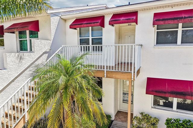 1400 WATER VIEW DRIVE W 202, Largo, FL 33771