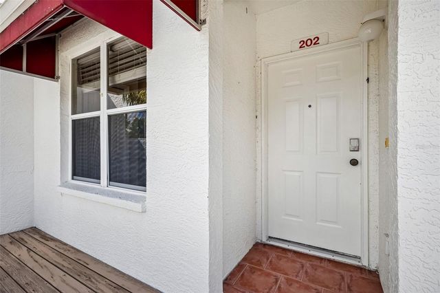 1400 WATER VIEW DRIVE W 202, Largo, FL 33771