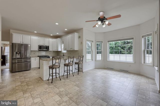 20 LEWISTON CIR, Lancaster, PA 17601