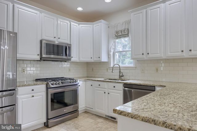 20 LEWISTON CIR, Lancaster, PA 17601