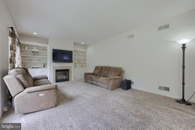 20 LEWISTON CIR, Lancaster, PA 17601