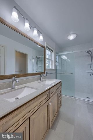 20 LEWISTON CIR, Lancaster, PA 17601
