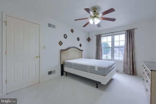 20 LEWISTON CIR, Lancaster, PA 17601