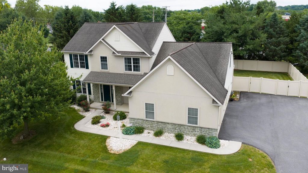 20 LEWISTON CIR, Lancaster, PA 17601