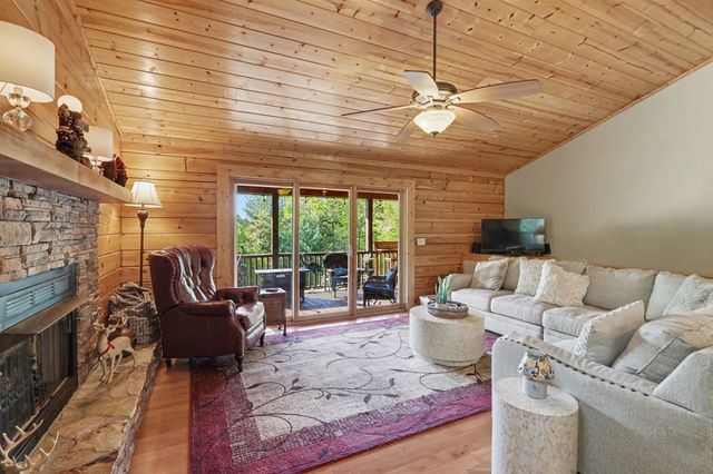 71 Leisure Time Lane, Murphy, NC 28906