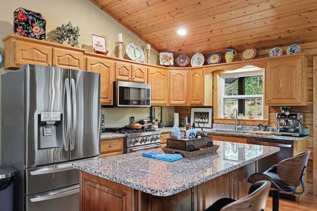 71 Leisure Time Lane, Murphy, NC 28906