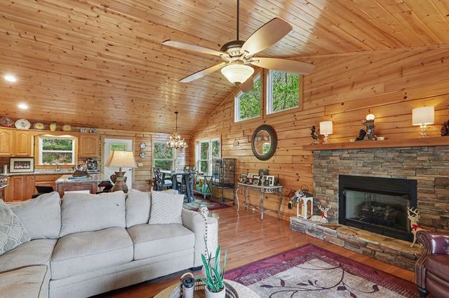 71 Leisure Time Lane, Murphy, NC 28906
