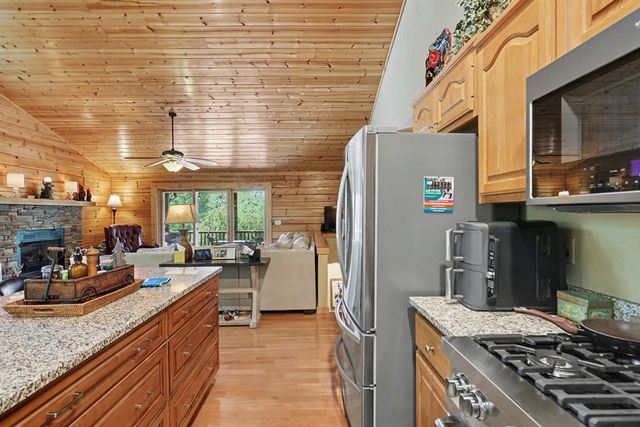 71 Leisure Time Lane, Murphy, NC 28906