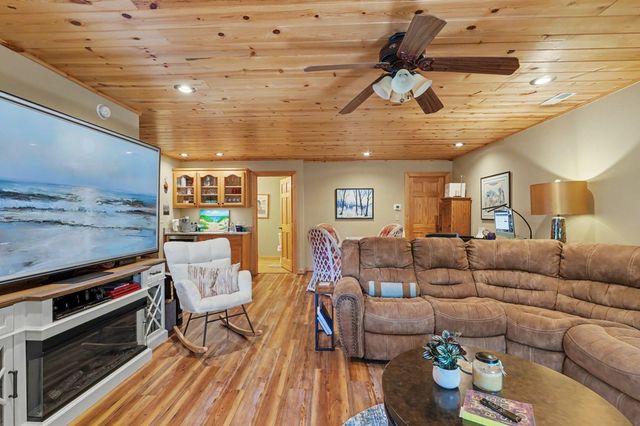 71 Leisure Time Lane, Murphy, NC 28906