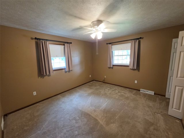 5836 HERITAGE Drive, Erie, PA 16509