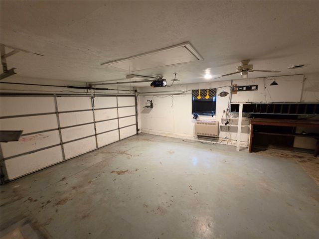 5836 HERITAGE Drive, Erie, PA 16509