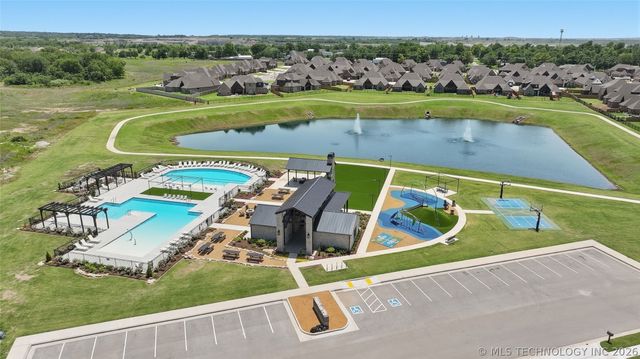 14704 E 77th Street North, Owasso, OK 74055