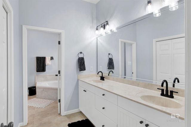 4 Yacht Club Drive 70, Daphne, AL 36526