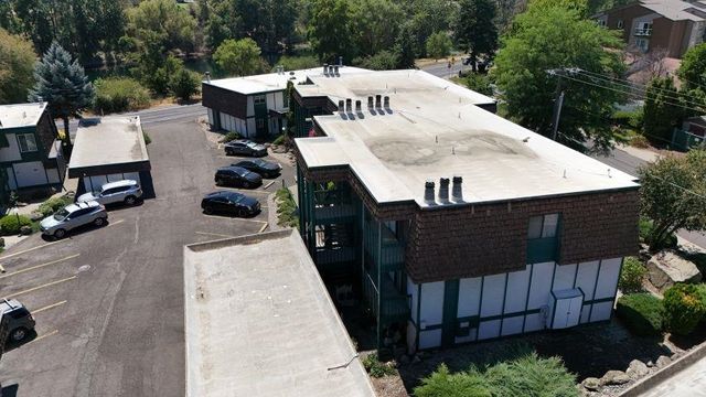 2121 E Upriver Dr, Spokane, WA 99207