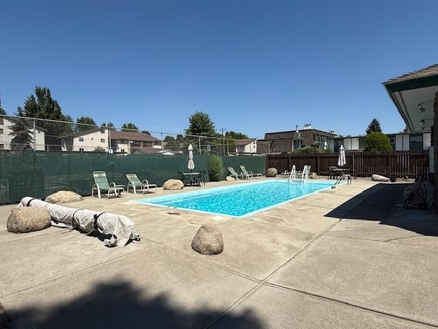 2121 E Upriver Dr, Spokane, WA 99207