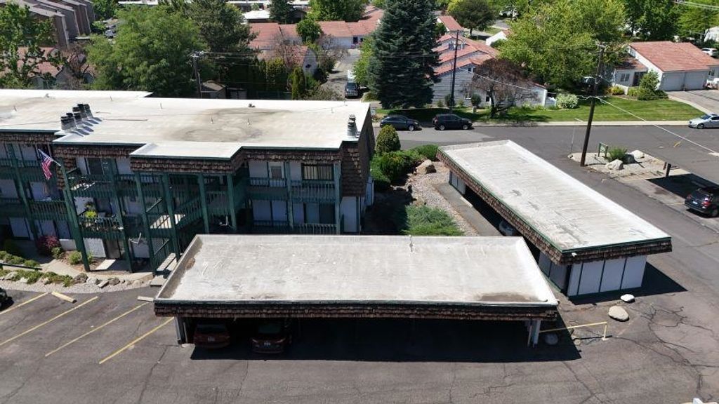 2121 E Upriver Dr, Spokane, WA 99207